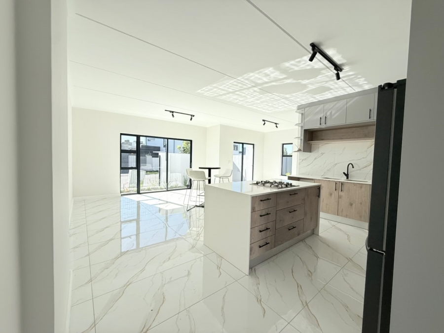 3 Bedroom Property for Sale in Sandown Western Cape
